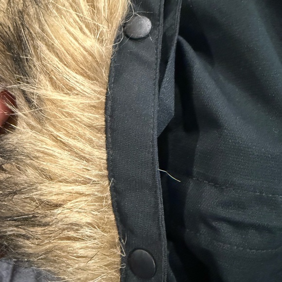 Roxy Black Ski Jacket with Faux Fur Hood - Picture 7 of 10